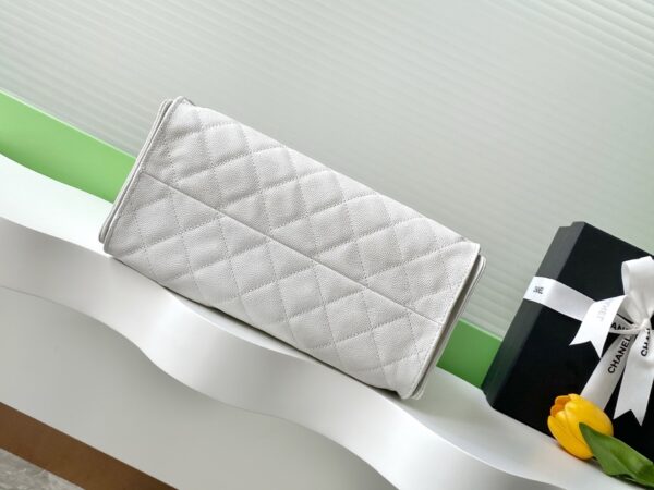 Chanel Drawstring Bucket Bag in White Quilted Caviar - Image 7