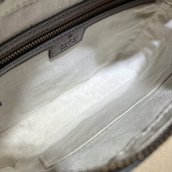 Gucci Small Messenger Bag - Image 9