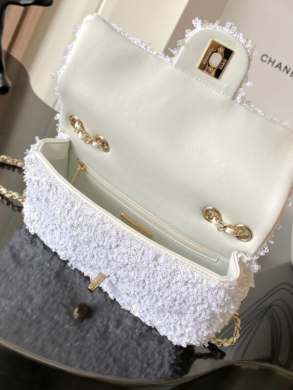 Chanel Tweed Flap Bag - Image 4