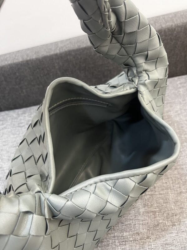 Bottega Veneta Large Hop Handbag - Image 2