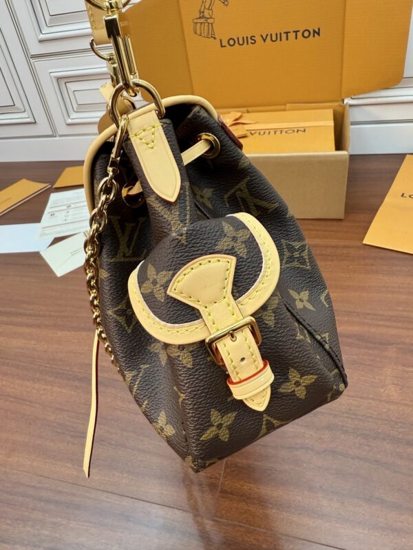 Louis Vuitton Coussin - Image 8