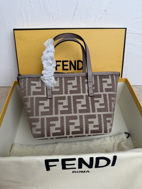 Fendi Sunshine Shopper Mini - Image 9
